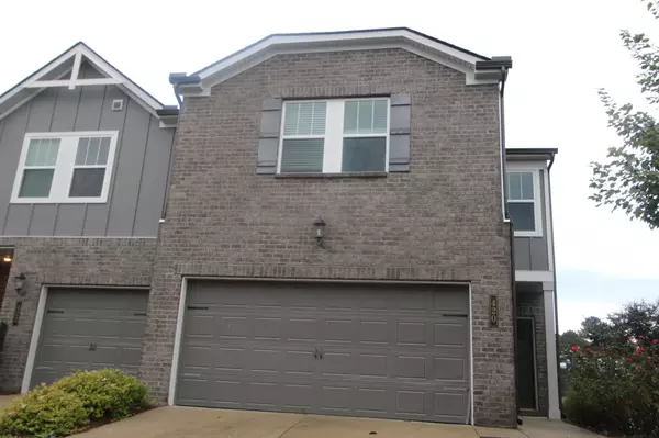 420 Palmetto Dr, Columbia, TN 38401