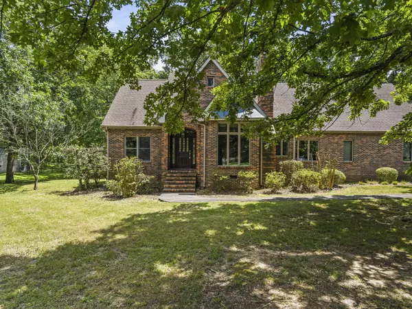 104 Southampton Dr, Tullahoma, TN 37388