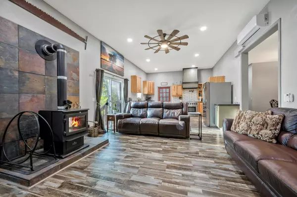 Charlotte, TN 37036,399 Coaling Rd