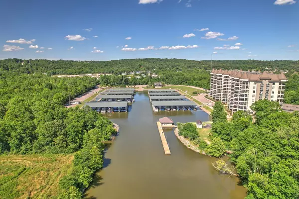 Ashland City, TN 37015,400 Warioto Way #305