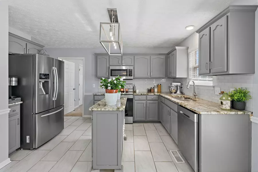 649 Woodburn Dr, Smyrna, TN 37167