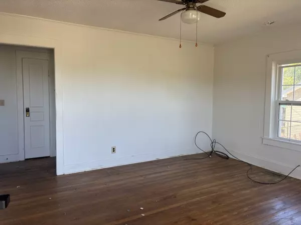 Centerville, TN 37033,104 General Ave