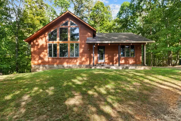 107 Pond Dr, Lawrenceburg, TN 38464