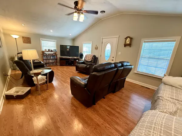 Belvidere, TN 37306,26 Water Cure Rd