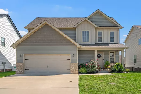 1688 Heritage Dr, Clarksville, TN 37043