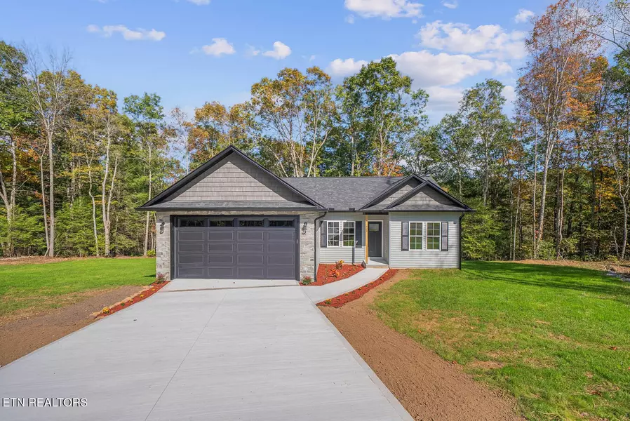 447 523 Ferry Bend Tr, Crossville, TN 38571