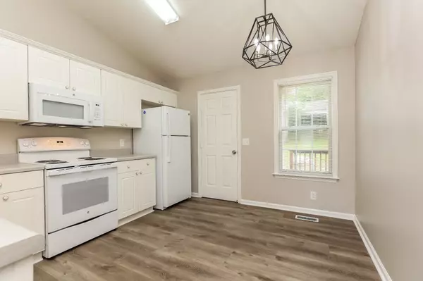 Antioch, TN 37013,4041 Moss Rd