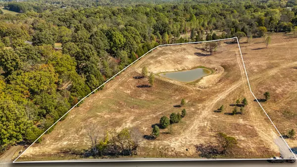 Bethpage, TN 37022,2 Rock Bridge Rd