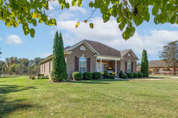 114 Hummingbird Ln, Lawrenceburg, TN 38464