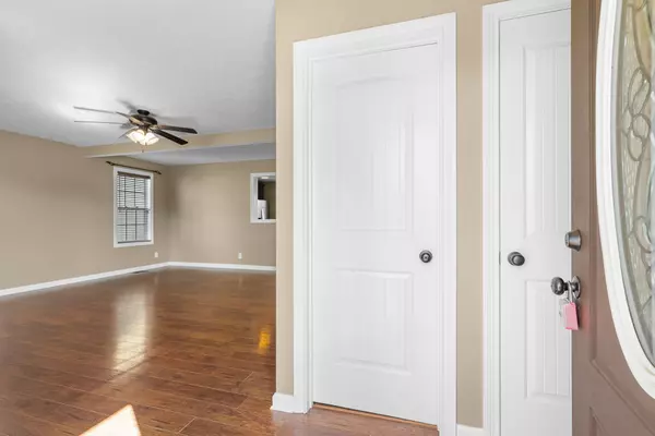 Clarksville, TN 37042,521 Falkland Cir