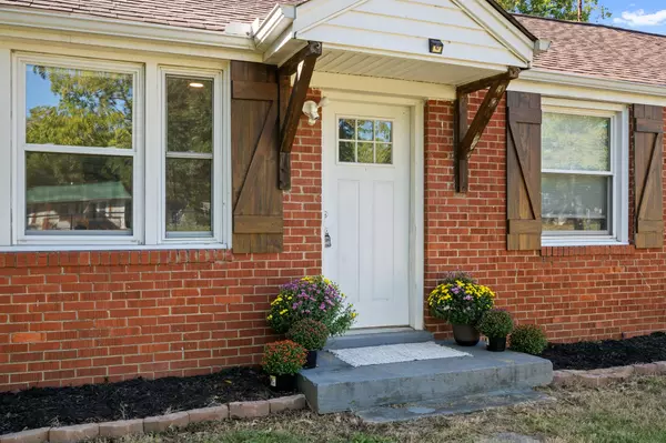 White Bluff, TN 37187,1105 Taylor Town Rd