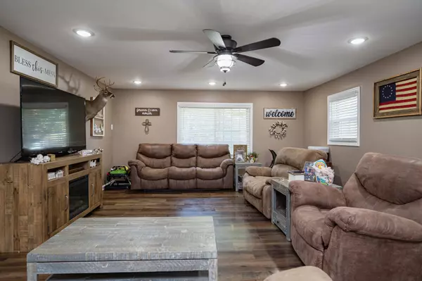 Bradyville, TN 37026,49 Bush Rd