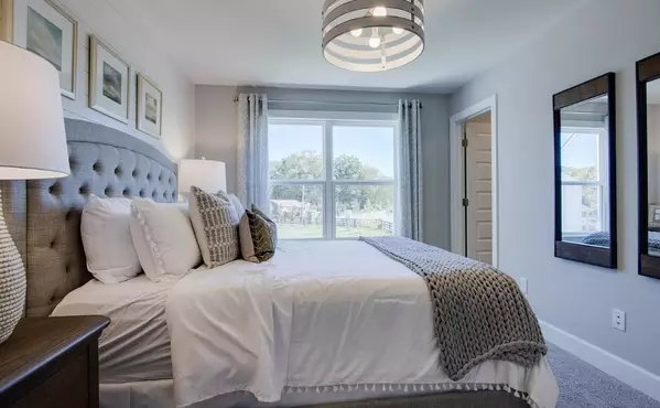 Nashville, TN 37209,615 Old Hickory Blvd #711