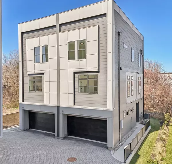 107 E 9th St #C6, Columbia, TN 38401