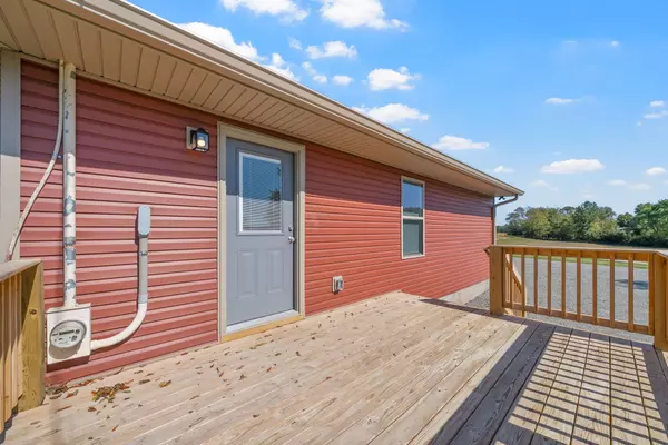 Adams, TN 37010,7847 Highway 41 #N