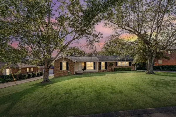 241 Cross Timbers Dr, Nashville, TN 37221