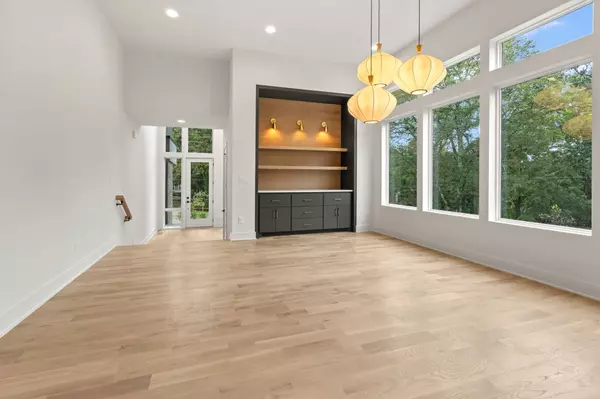 Nashville, TN 37215,2048 Castleman Dr