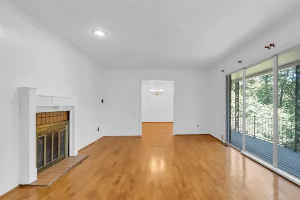 Dalton, GA 30720,1209 W Lakeshore Drive