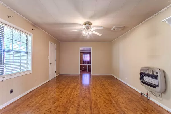 Clifton, TN 38425,701 JAMES K POLK ST