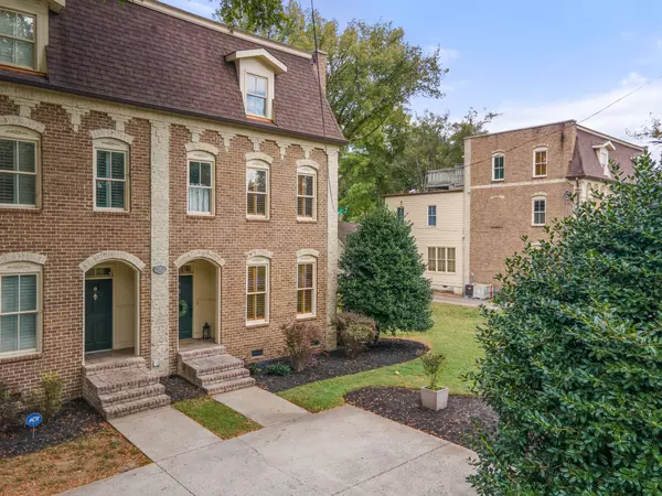 Nashville, TN 37215,2102A Sharondale Dr