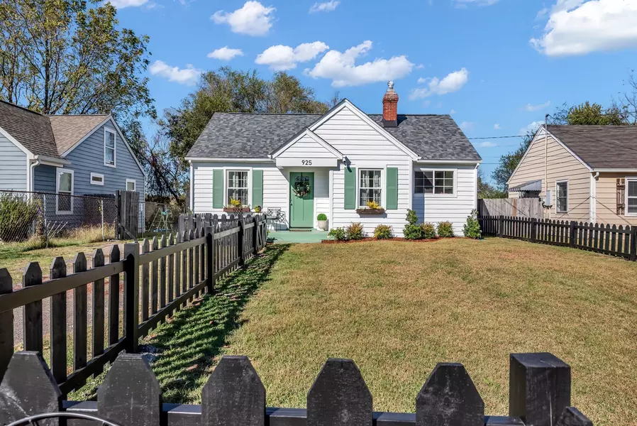 925 Granada Ave, Nashville, TN 37206