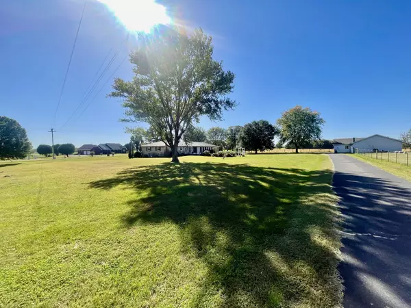 Lawrenceburg, TN 38464,858 Ethridge Red Hill Rd