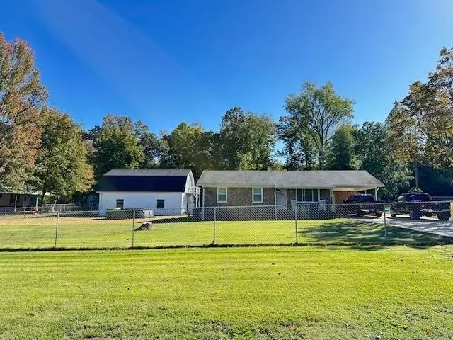 Savannah, TN 38372,460 ANDREWS LN