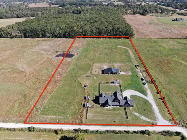 Hohenwald, TN 38462,128 Emma Ln