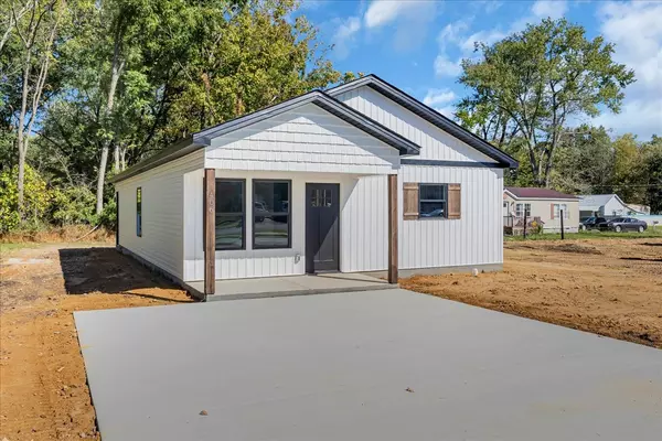 Tullahoma, TN 37388,406 N College St