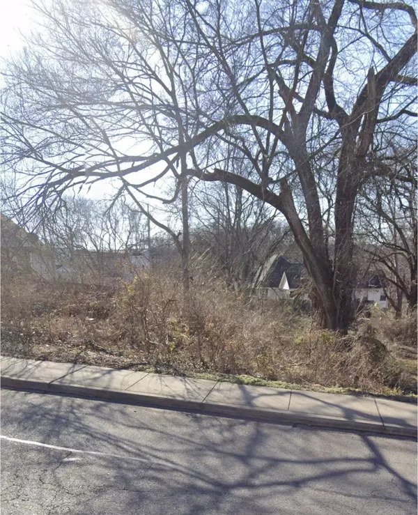 915 40th Ave #N, Nashville, TN 37209