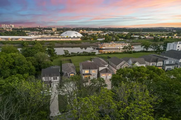 Nashville, TN 37207,900A Youngs Ln