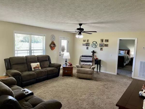 Lafayette, TN 37083,260 Miller Rd