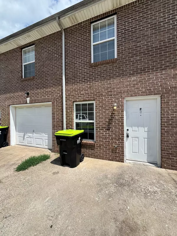 Clarksville, TN 37042,535 Lafayette Rd #F3