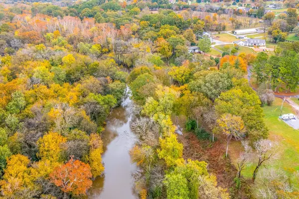 Shelbyville, TN 37160,128 Riverlake Rd