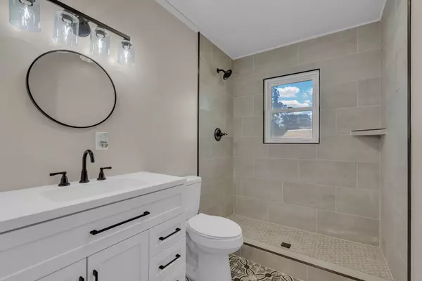 Sparta, TN 38583,107 Oak St