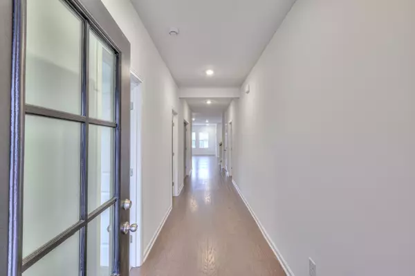 White House, TN 37188,1587 Charlie Place