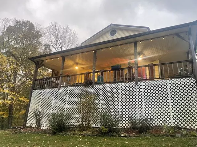 Stewart, TN 37175,85 Lakeview Ln