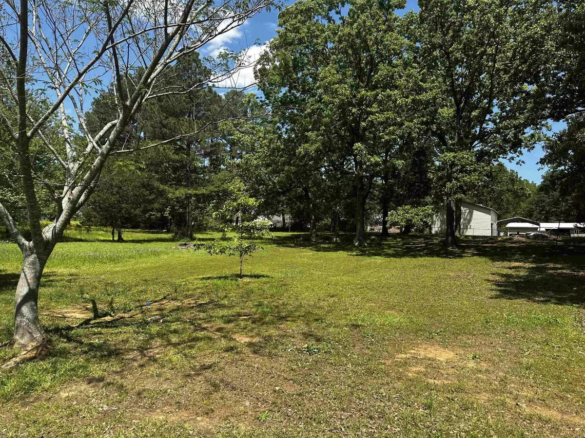 Crump, TN 38327,35 SAUGER RD