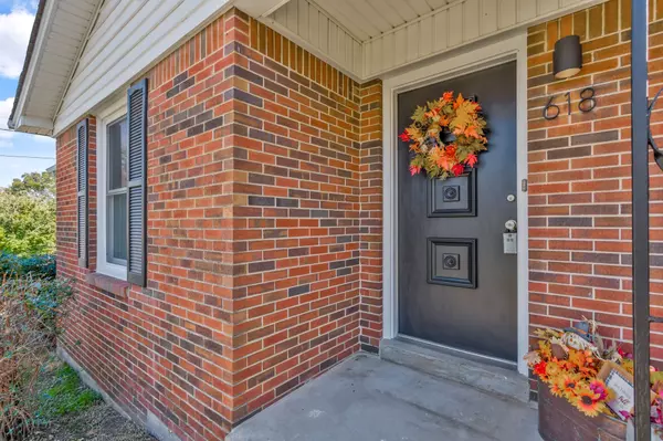 Columbia, TN 38401,618 Crestland Dr