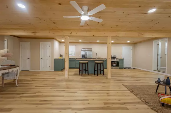 Erin, TN 37061,601 Midway Dr