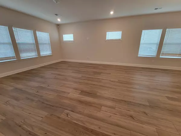 Columbia, TN 38401,716 Taylor Bend Rd