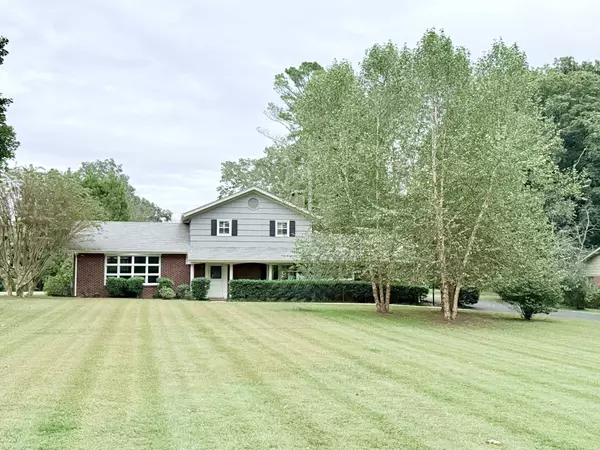 210 LAKEWOOD DRIVE, Tullahoma, TN 37388