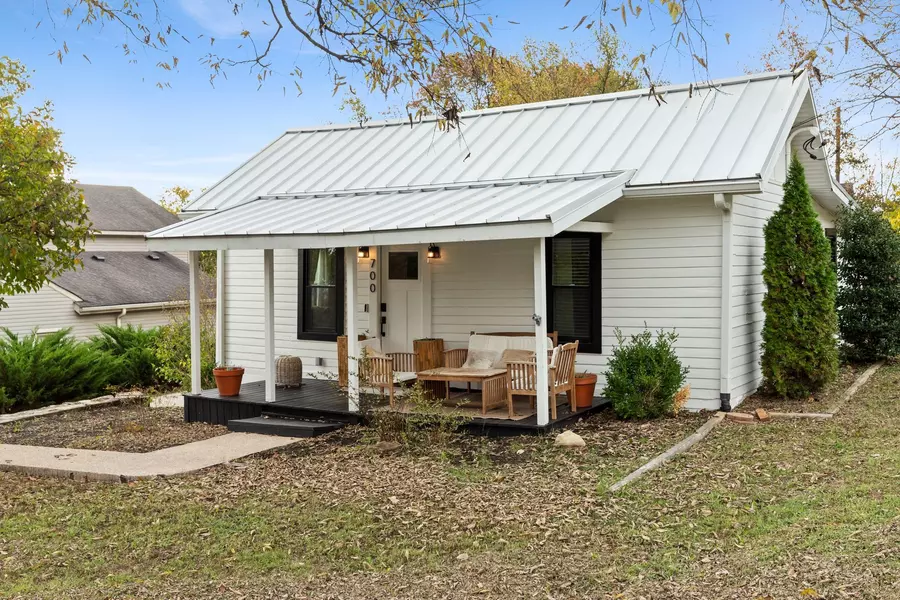 700 Maplewood Ln, Nashville, TN 37216