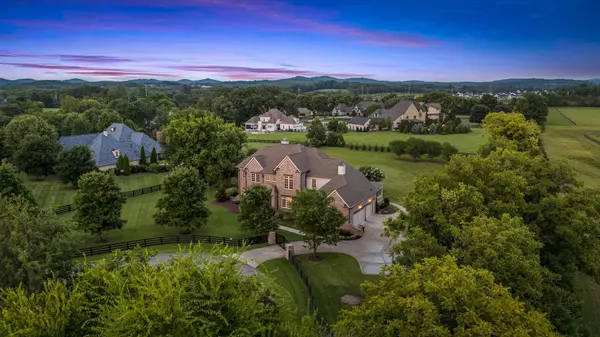 5540 Hawks Landing Dr, Arrington, TN 37014