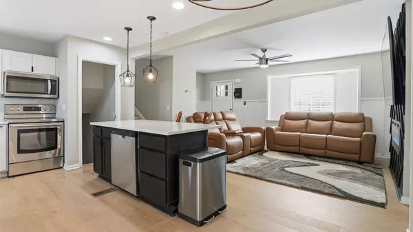 Nashville, TN 37207,3107 Meadowside Ln