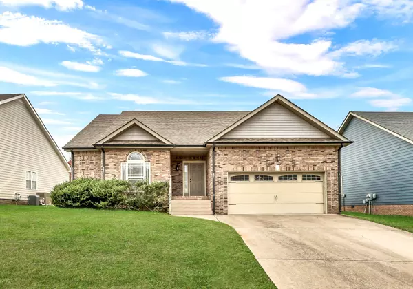 2212 Fairfax Dr, Clarksville, TN 37043