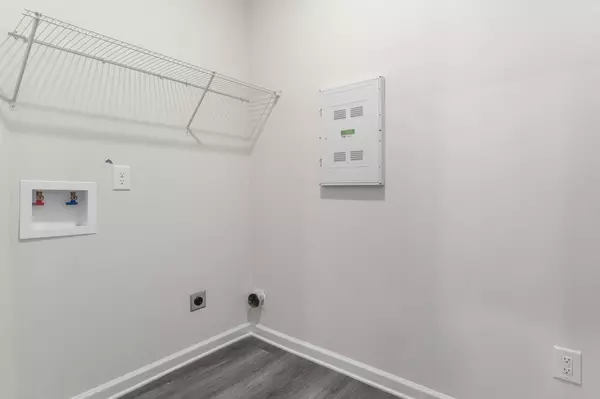 Clarksville, TN 37040,229 E Johnson Circle #B-304