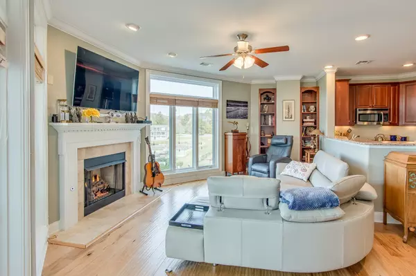 Ashland City, TN 37015,400 Warioto Way #302