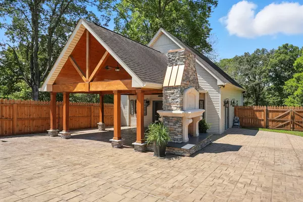 Dickson, TN 37055,213 McCreary Hts