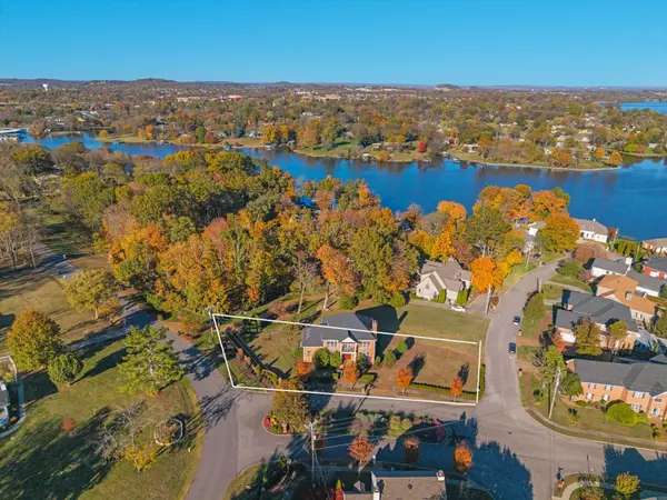 101 Governors Point Boulevard, Hendersonville, TN 37075